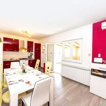 With 3 In Zadar, With Enclosed Garden And Wifi * ザダル