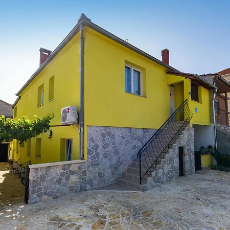 With 3 In Zadar, With Enclosed Garden And Wifi * ザダル